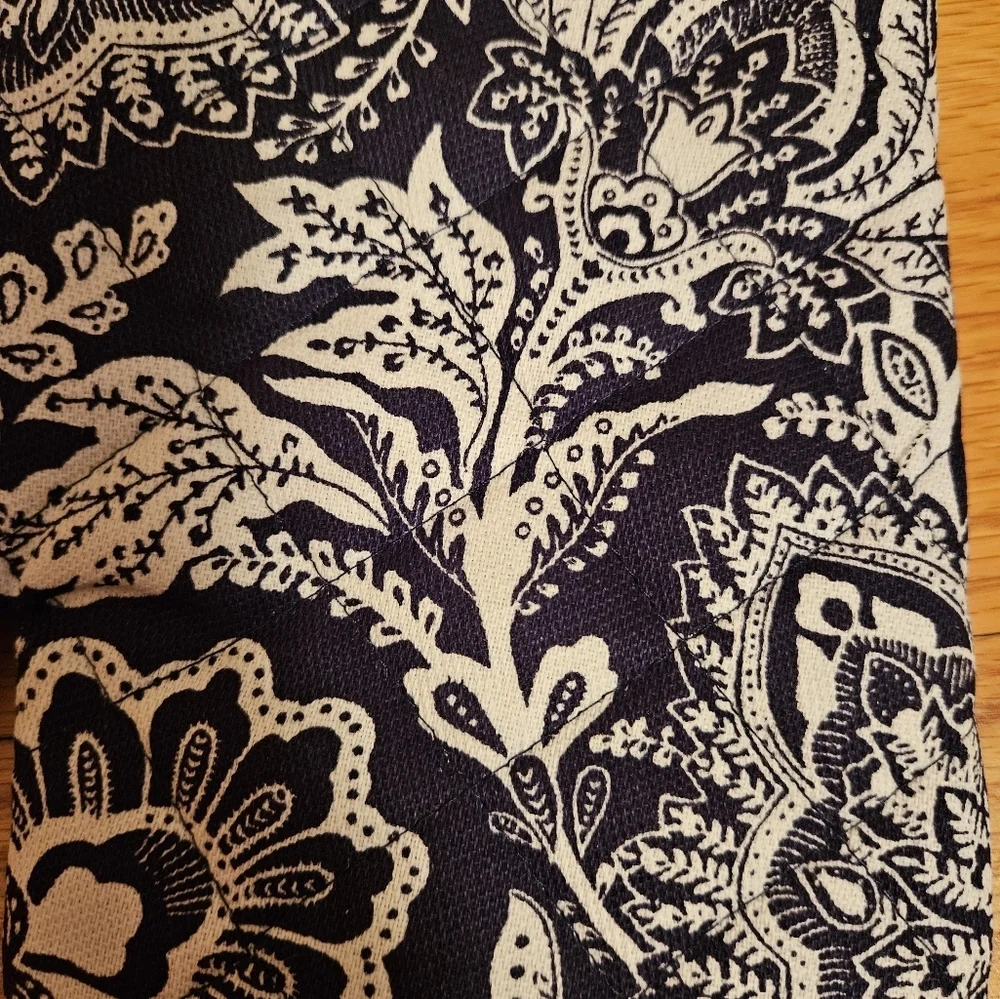 Vera Bradley Pot Holder & Oven Mitt Set NWT